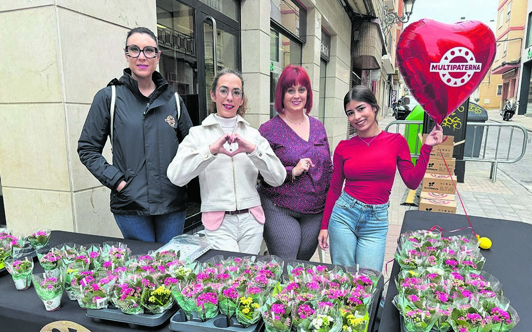 Multipaterna celebra San Valentín regalando plantas entre sus clientes